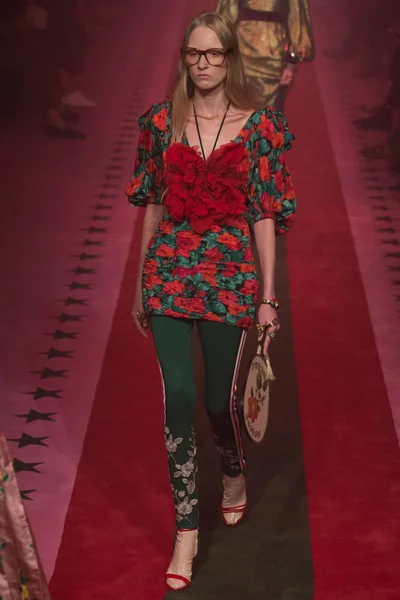 Look 27